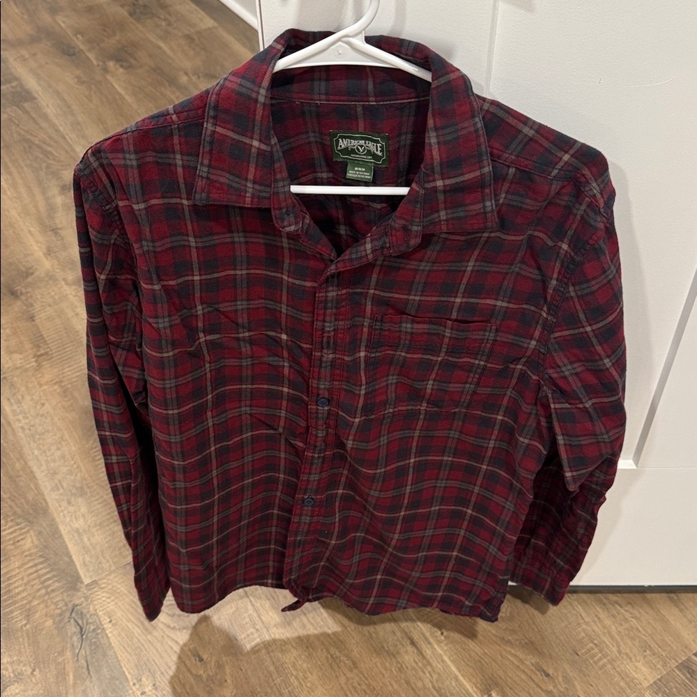 American Eagle Outfitters Red Plaid Casual Button Down Shirt